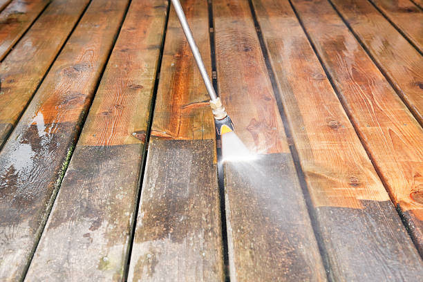 Why Choose Our Pressure Washing Services in Florida